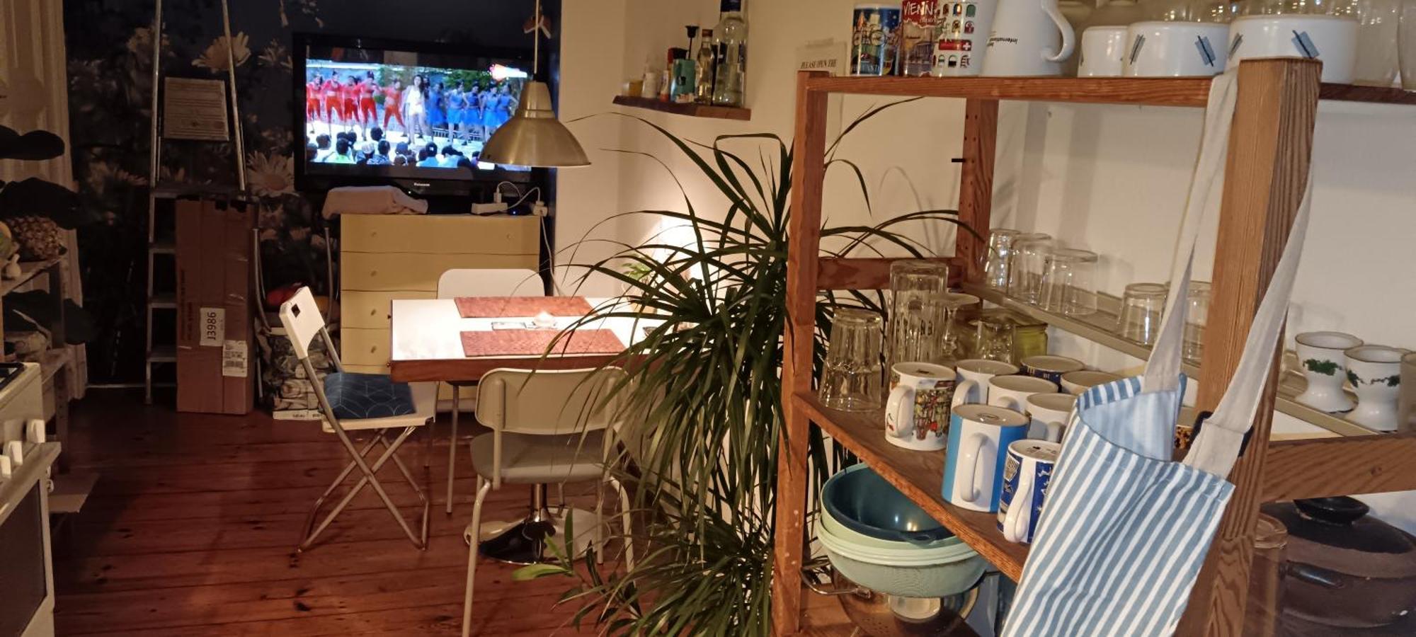 Private Bedroom Near Alexanderplatz In Sharing Apartment Берлин Экстерьер фото